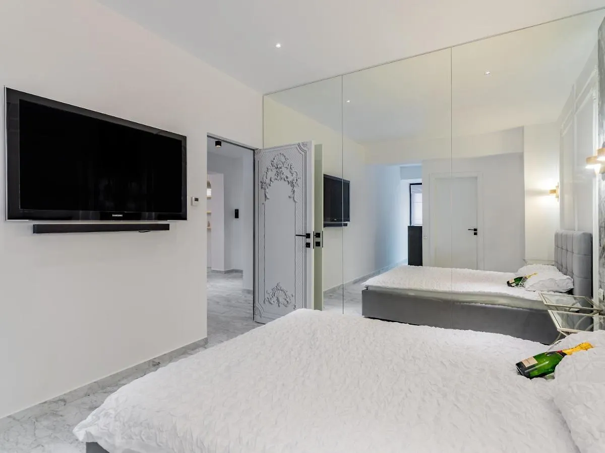 Park Herastrau 2 Luxury Bedroom بوخارست رومانيا